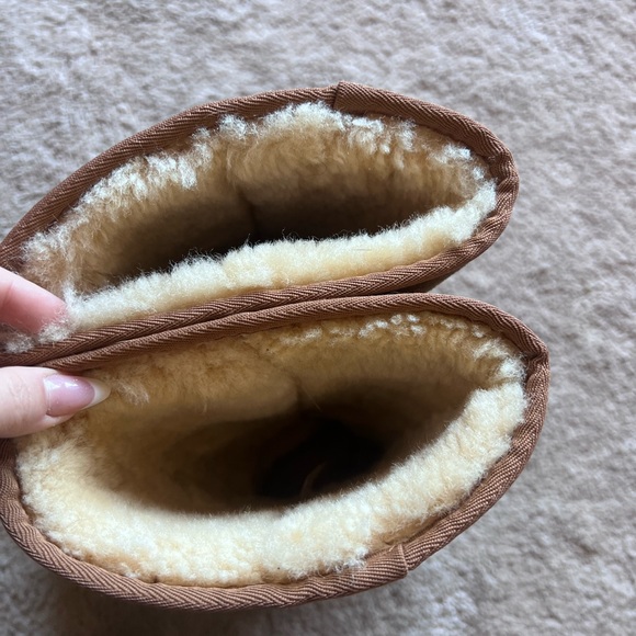 Tall UGG boots - Picture 3 of 6